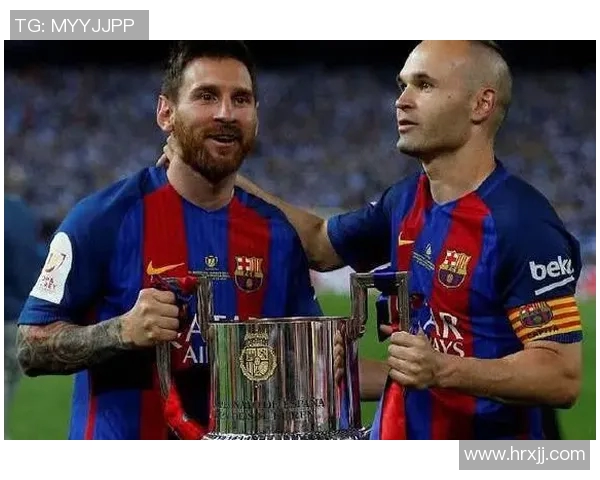 足球明星与儿子亲密互动视频曝光引发网友热议与感动